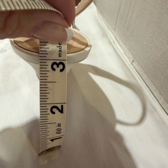 NEW Nina Silver Strappy Heels 10 In Box - Picture 4 of 4